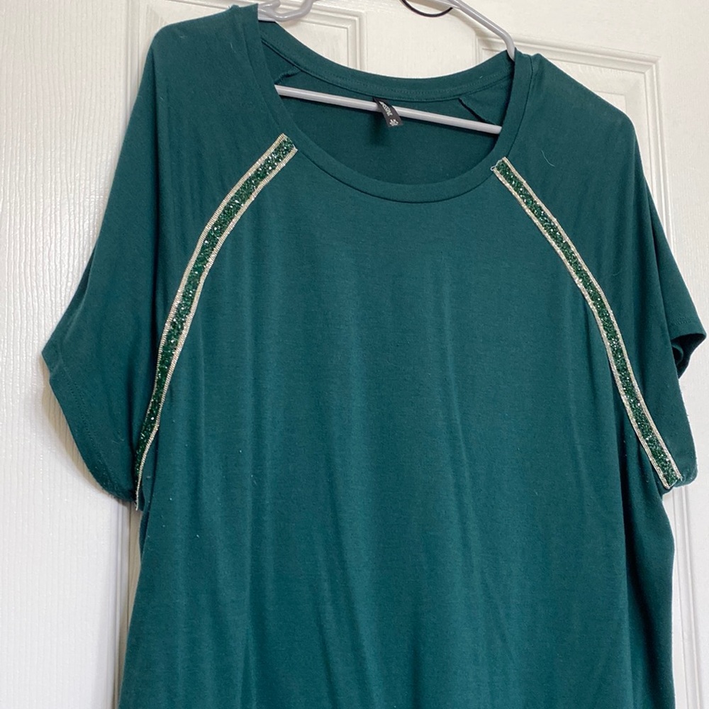Green short sleeve with glitter accent top